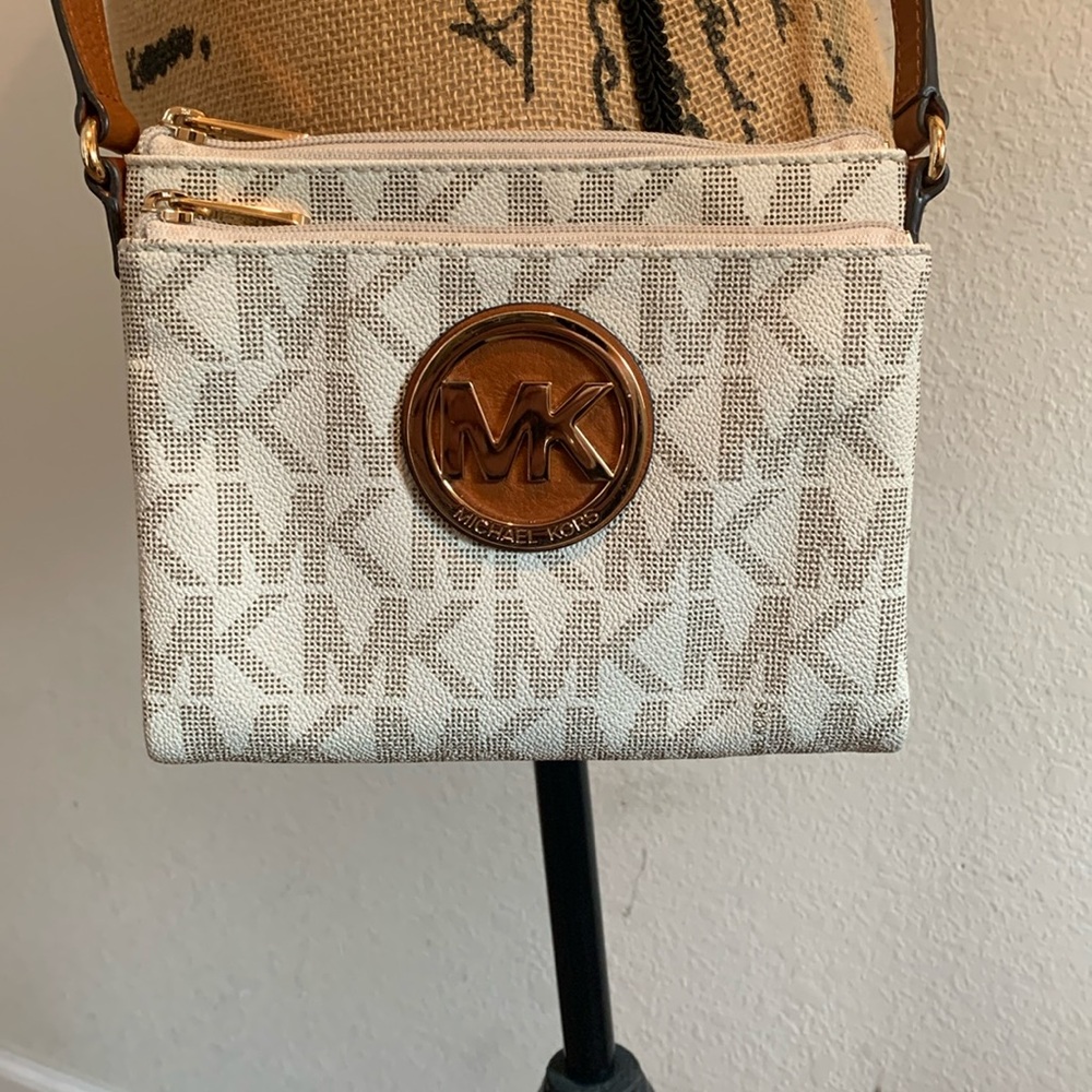 Michael Kors vanilla Crossbody
